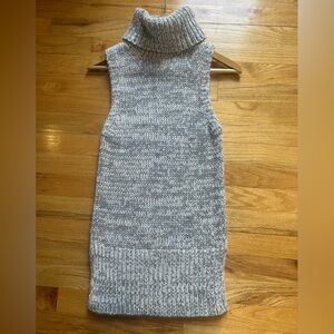 Club Monaco Cashmere Blend Sleeveless Turtleneck Sweater Grey & White
